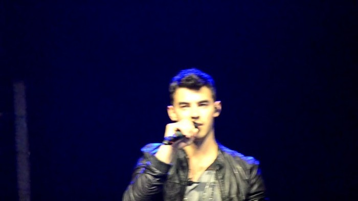 bscap0006 - Joe Jonas cries explaining song- Sorry 10 1 11