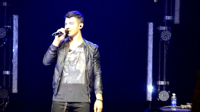 bscap0008 - Joe Jonas cries explaining song- Sorry 10 1 11