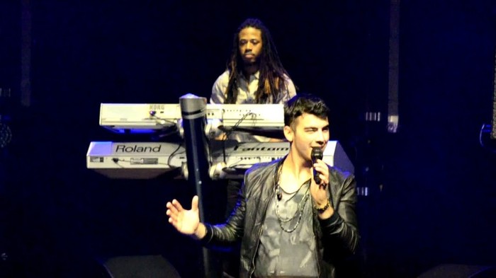 bscap0015 - Joe Jonas cries explaining song- Sorry 10 1 11