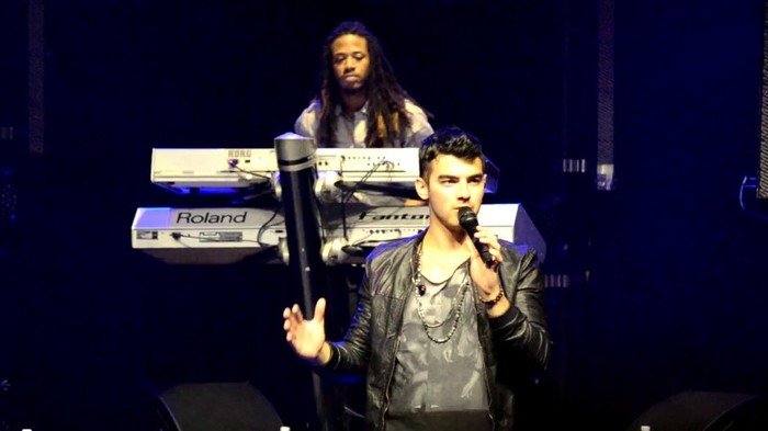 bscap0016 - Joe Jonas cries explaining song- Sorry 10 1 11