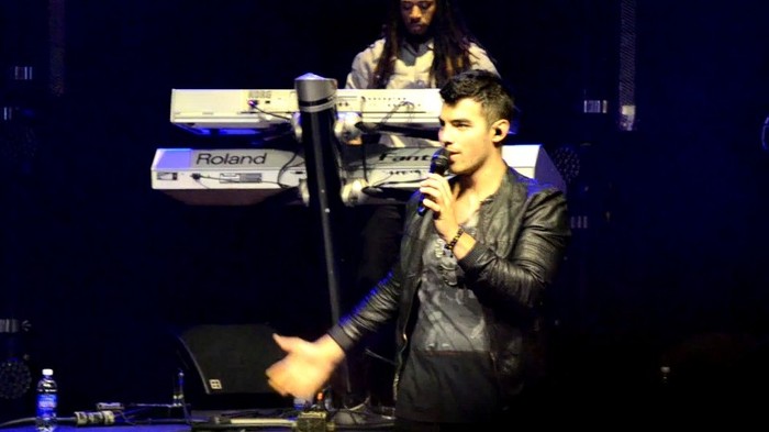 bscap0017 - Joe Jonas cries explaining song- Sorry 10 1 11