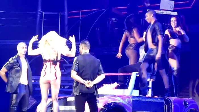 bscap0005 - Britney Spears gives Lap Dance to Joe Jonas in London