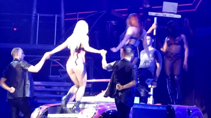 bscap0006 - Britney Spears gives Lap Dance to Joe Jonas in London