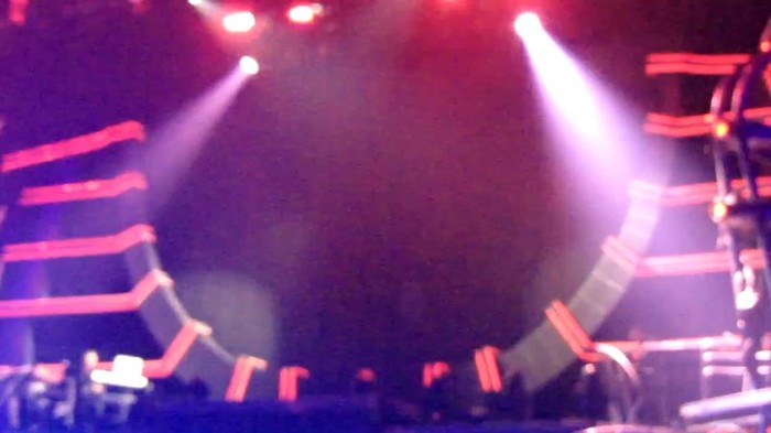 bscap0044 - Britney Spears gives Lap Dance to Joe Jonas in London