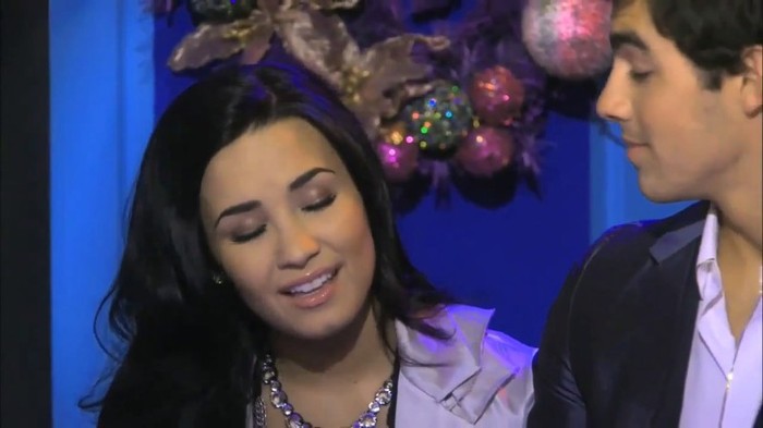 bscap0009 - Demi Lovato and Joe Jonas  Sing A Song For You