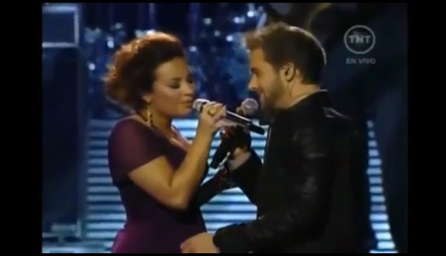 bscap0087 - Demi Lovato AND Pablo Alboran - Solamente Tu Live At Latin Grammy s 2011