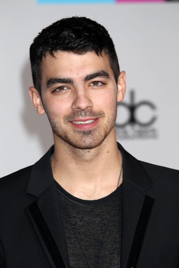 Joe+Jonas+2011+American+Music+Awards+Arrivals+y-7vidup5gnl - 2011 American Music Awards - Arrivals