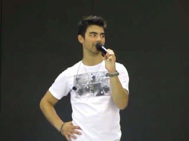 bscap0024 - Jonas Brothers - Year 3000 - Chicago IL - Soundcheck - Opening Night 8 7 10