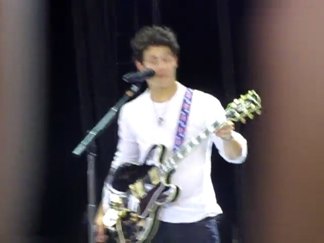 bscap0040 - Jonas Brothers - Year 3000 - Chicago IL - Soundcheck - Opening Night 8 7 10
