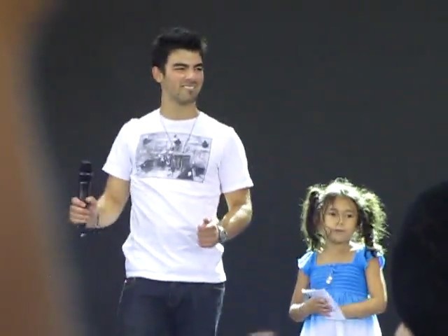 bscap0153 - Jonas Brothers - Year 3000 - Chicago IL - Soundcheck - Opening Night 8 7 10