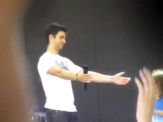 bscap0155 - Jonas Brothers - Year 3000 - Chicago IL - Soundcheck - Opening Night 8 7 10