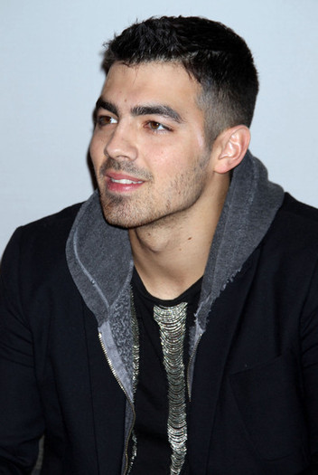 Joe+Jonas+People+Choice+Awards+2012+Nominees+o_pNVszpTWVl - People s Choice Awards 2012 Nominees Announcement