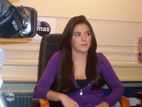 297789_100317050078645_100003010501416_986_1198827931_n - 1-Tweetcam para Esmas con Maite Perroni-1