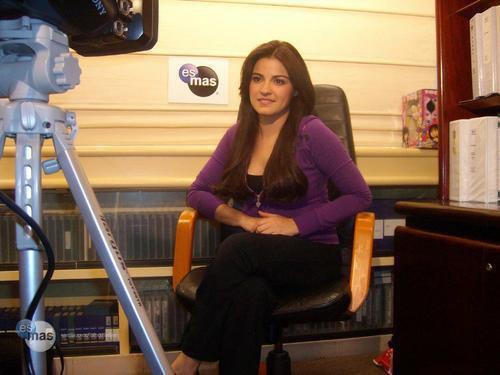 304085_100317226745294_100003010501416_993_1212073826_n - 1-Tweetcam para Esmas con Maite Perroni-1