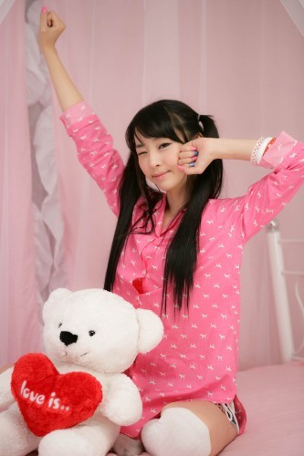 seo-you-jin-pink-pjs-01-333x500