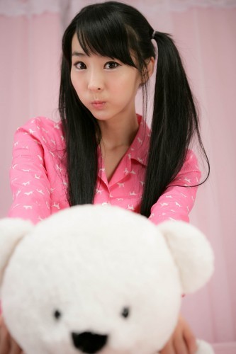 seo-you-jin-pink-pjs-09-333x500