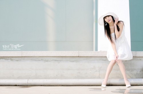 seo-you-jin-white-dress-07-500x331 - Seo You Jin