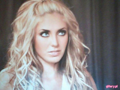 0082576979 - 1-Anahi Pics 6-1