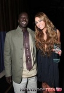 51761871_IHTTQWX2 - Gasiti litera e mic