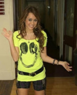 52493042_YVQFOIS2 - Gasiti litera e mic