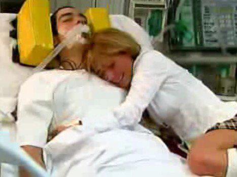 300078_148815358540980_141650039257512_256371_413347749_n - 0 Miguel y Mia en Hospital