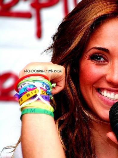 384717_295155390512891_155664191128679_1098664_86173796_n - 0 Any - Everything Happens For A Reason - I Love Anahi