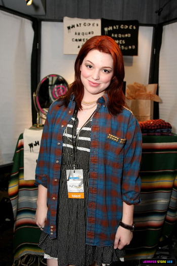 fddhf - o - Jennifer Stone - o