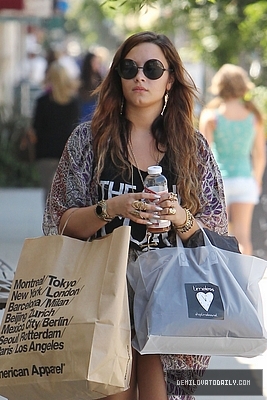 Demi - Demi - September 2 - Shopping in Los Angeles CA