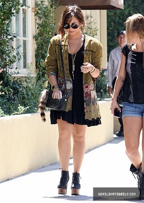 Demi (4) - Demi - August 30 - Runs errands in Sherman Oaks CA