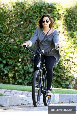 Demi (6) - Demi - August 25 - Rides her bike to Mel Diner in Los Angeles CA