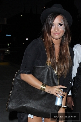 Demi (4) - Demi - August 5 - Leaving the Nokia Theatre after a Katy Perry Concert