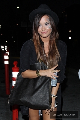 Demi (6) - Demi - August 5 - Leaving the Nokia Theatre after a Katy Perry Concert