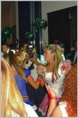 Aniversario da anahí no dia 13 de maio por causa da Antecipação que anahí quis fazer pois seu aniver - 1- Aniversarios de Anahi-1