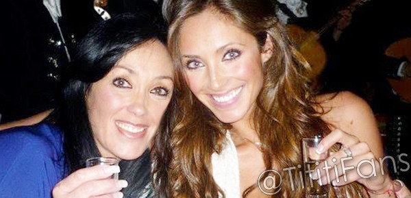 403032128 - 1-Anahi e amigos-1