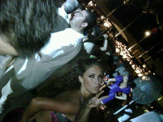 Anahi en Boda con Amigos...