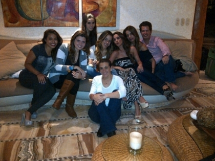 Final de semana com os amigos (Folga da novela Dos Hogares),, - 1-Anahi e amigos-1