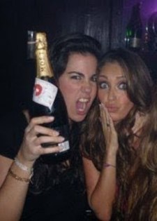PAAAAI6U4ljT1qhaRnFjVK_LVMpKLy7IpOv-wRsd_gM1VTu8A16T0g2ToTW5RBij0HaofVL8t6uoa7sFvRhjdMA-NNgAm1T1UOXB - 1-Anahi e amigos-1