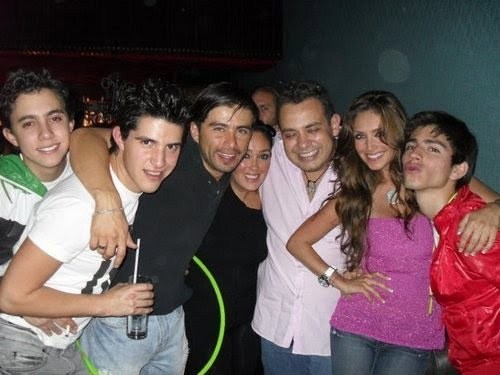 PQAAAKVx8VLXBOqC4mSGq3jonfWl73FSDE6hiQJn0BKHUs3AiWJQ0oCdUaOr-zgjnPMosZ3WhmmxAHCT-1MHTfzMjsQAm1T1UOGH - 1-Anahi e amigos-1