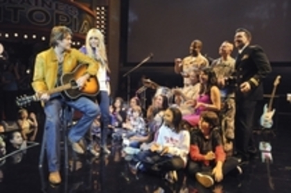 19796959_YPYJGZIJT - hannah montana