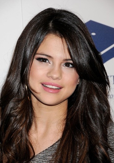 selena-gomez-530336l