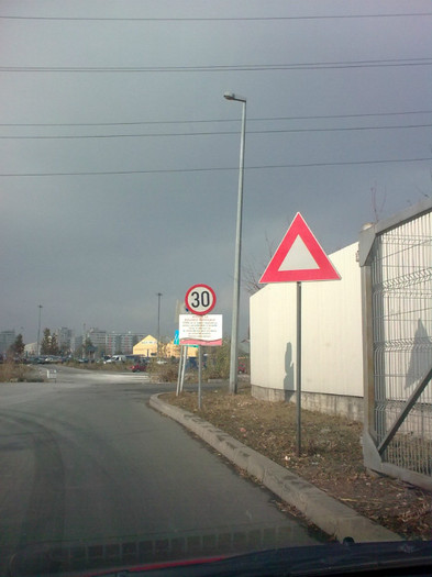 Imagine0530; Semne de circulatie noi in Bucuresti, in curand si in tara.
