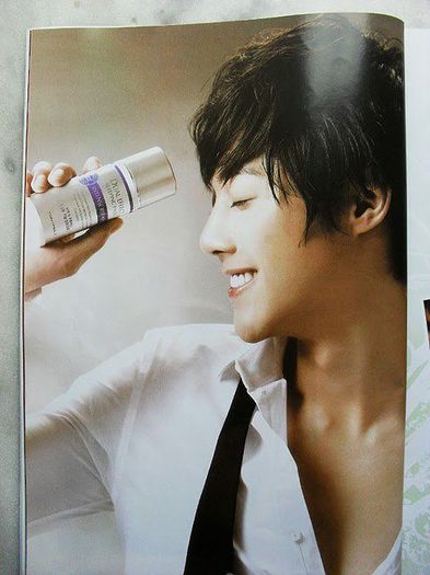 148536_133388830051008_127488633974361_190904_5257216_n - kim hiun joong