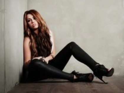 49824127_KLASWBOUQ - Miley pozeee