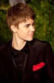 nici eu:))ce frumozz canta selzz!:X::XX::X<3 nici eu:))ce frumozz canta selzz!:X::XX::X<3