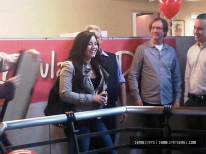 Demi - Demi - February 16 - Receives the Gold Plaque for Dont Forget