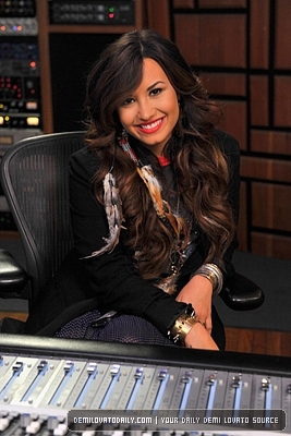 Demi (5) - Demi - July 21 - Live Chat at Cambio Studios