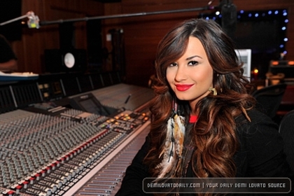 Demi (9) - Demi - July 21 - Live Chat at Cambio Studios
