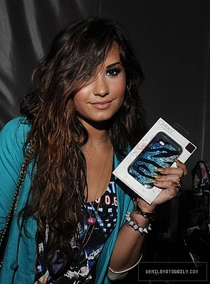 Demi (2) - Demi - August 6 - Backstage Creations Celebrity Retreat At Teen Choice 2011 - Day 1