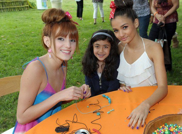 254290_208950875806852_119669298068344_530252_6065373_n - Bella Thorne