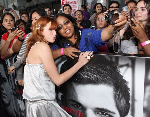 300182_249464941755445_119669298068344_660577_184599303_n - Bella Thorne